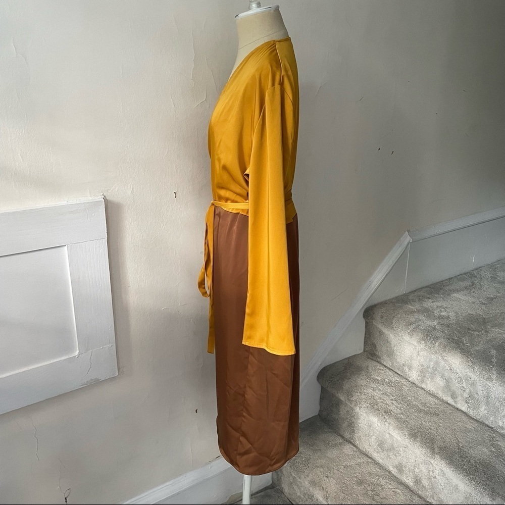 House of Lancry Yellow Brown Two Tone Crepe Satin Long Sleeve Wrap Dress EUC M - Picture 2 of 11